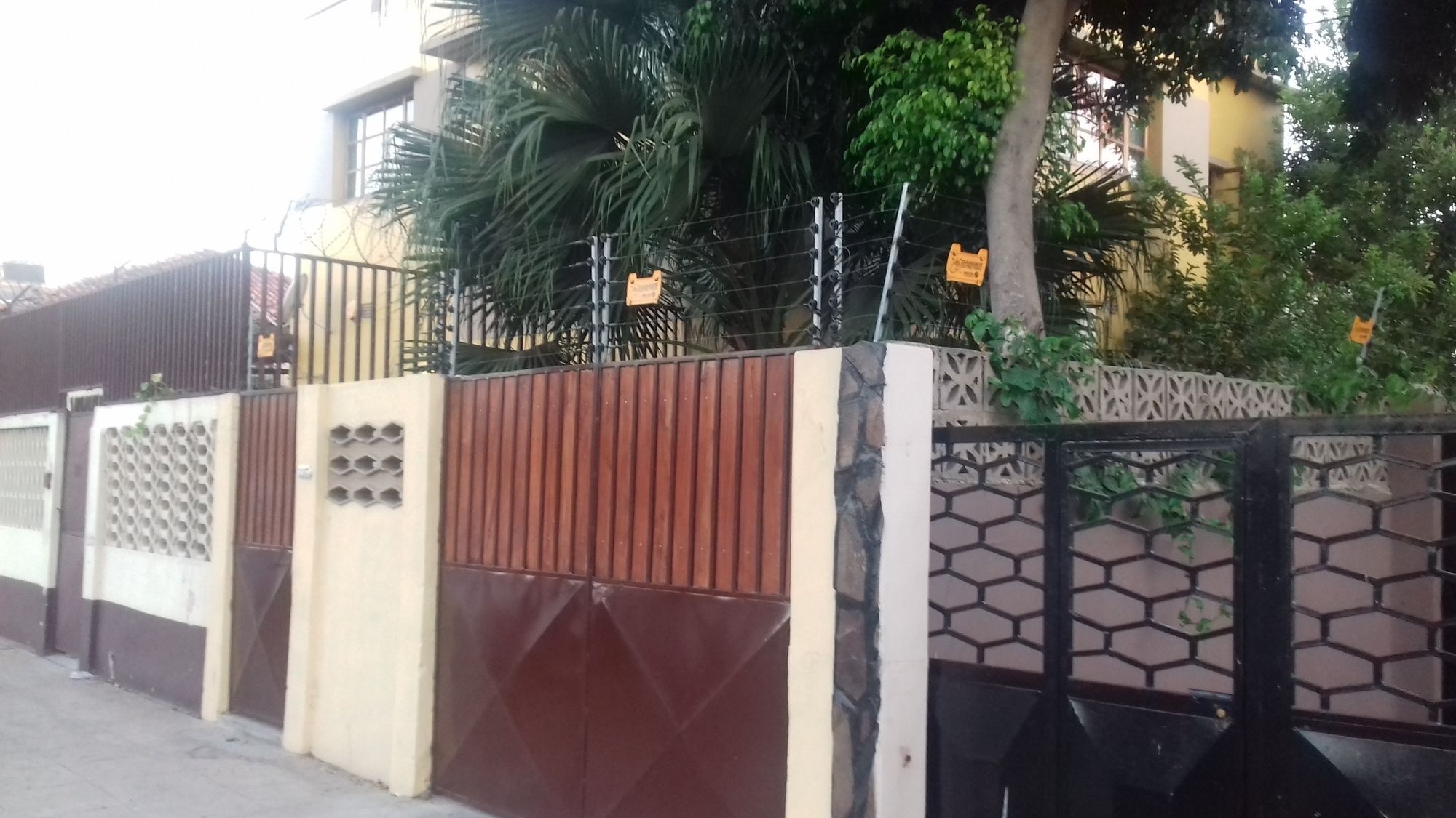 Marien Ngouabi Serviced T0 Chalet มาปูโต ภายนอก รูปภาพ